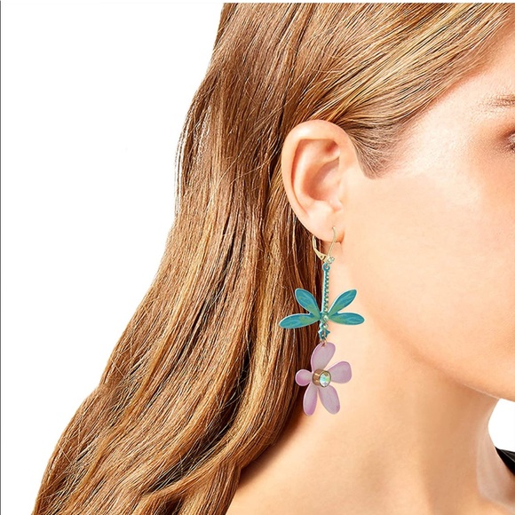 NWT Betsy Johnson Dragonfly Mismatched Earrings - Picture 2 of 9